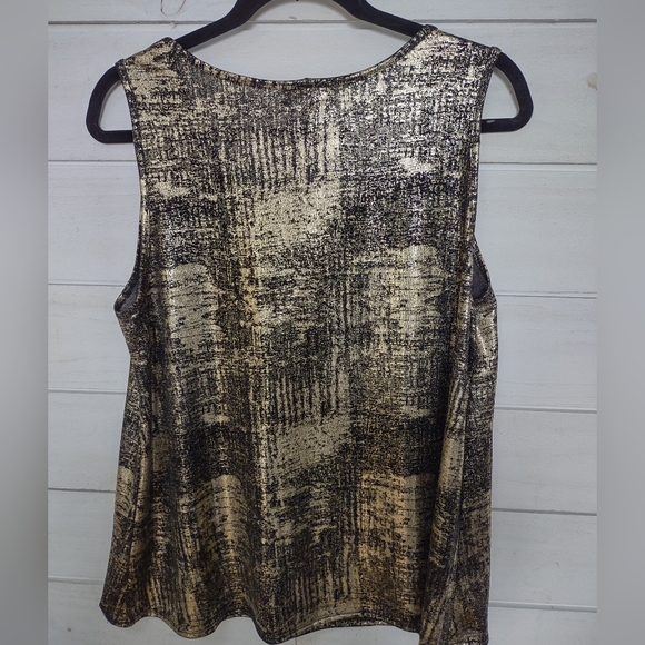 Emi and Joe metallic tank top - Picture 3 of 4